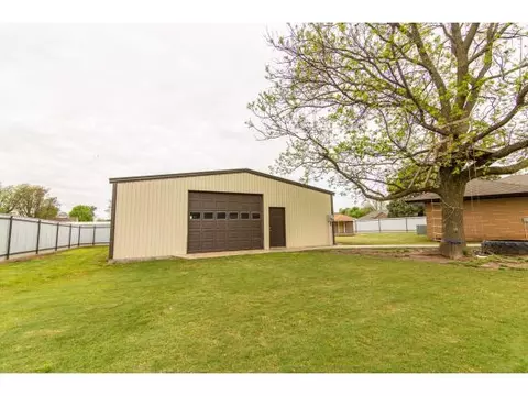 402 E Roh, Thomas, OK 73669 photo 26