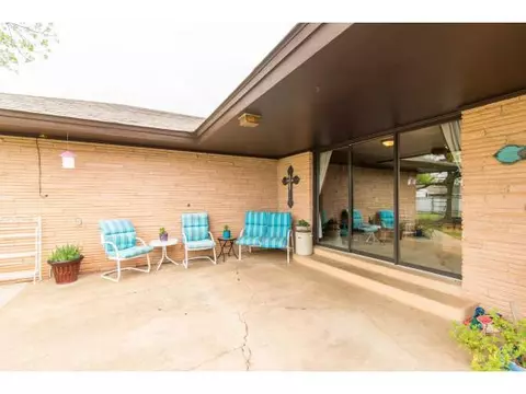 402 E Roh, Thomas, OK 73669 photo 22