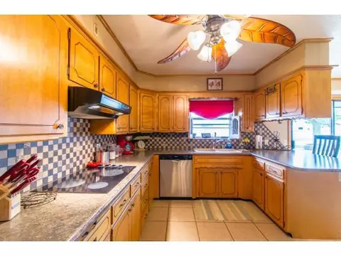 402 E Roh, Thomas, OK 73669 photo 21