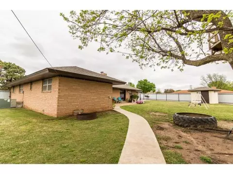 402 E Roh, Thomas, OK 73669 photo 28