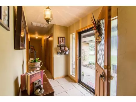 402 E Roh, Thomas, OK 73669 photo 3