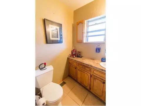 402 E Roh, Thomas, OK 73669 photo 16