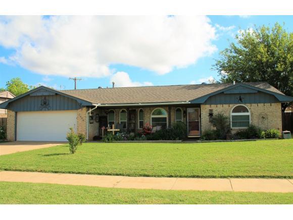 2404 Pawnee, Altus, OK 73521 photo 1