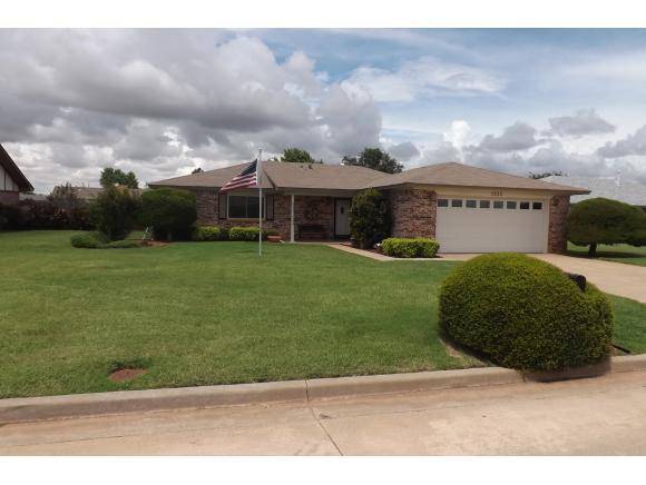1525 Queens, Altus, OK 73521 photo 3