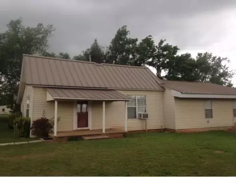 213 E Cedar, Binger, OK 73009 photo 1