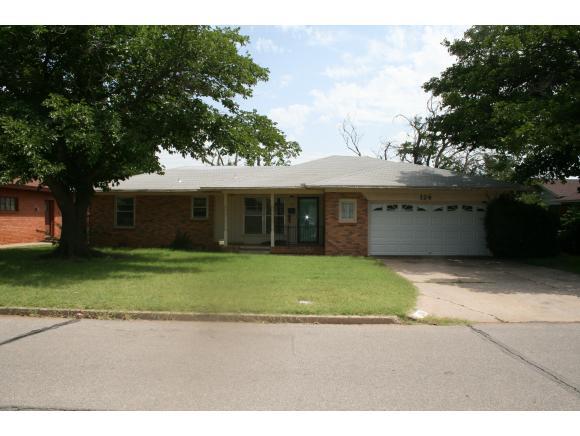 124 Lakeside, Altus, OK 73521 photo 1