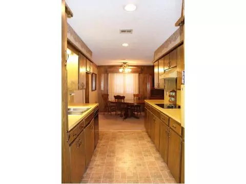 2500 Pawnee, Altus, OK 73521 photo 10