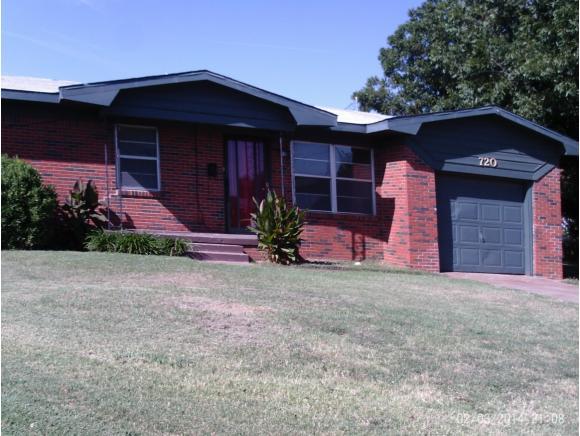 720 Martha, Altus, OK 73521 photo 1