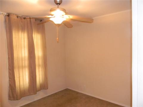 902 Opal, Clinton, OK 73601 photo 13