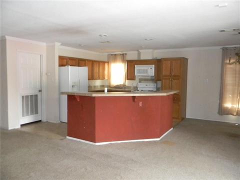 902 Opal, Clinton, OK 73601 photo 5