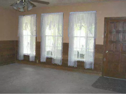 114 E Larry Rd, Shawnee, OK 74801 photo 3