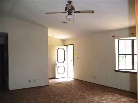 420 W 2nd St, Watonga, OK 73772 photo 3