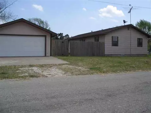 420 W 2nd St, Watonga, OK 73772 photo 2