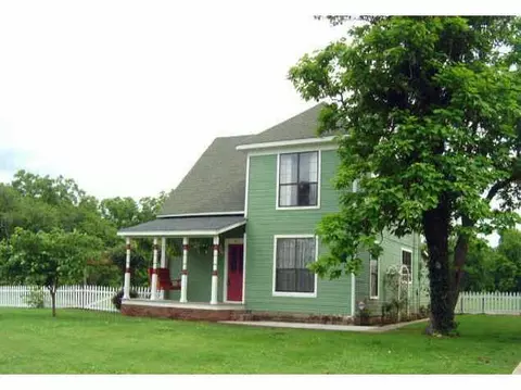 1823 E Grant, Guthrie, OK 73044 photo 1
