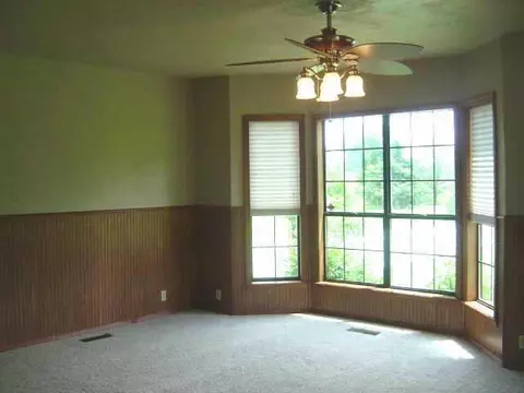 1823 E Grant, Guthrie, OK 73044 photo 3