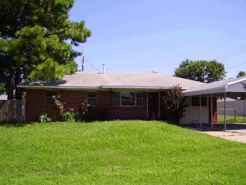 203 E Pecan, Noble, OK 73068 photo 1