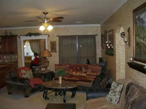 616 E Forest Ln, Mustang, OK 73064 photo 6