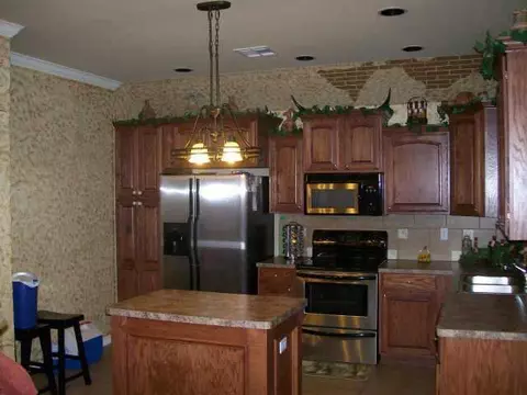 616 E Forest Ln, Mustang, OK 73064 photo 2