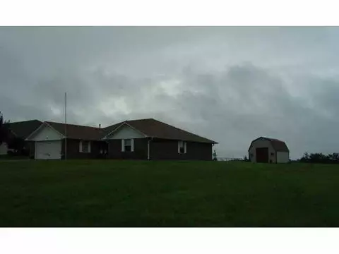 619 E Main, Prague, OK 74864 photo 2