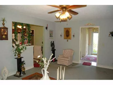 407 N Cimarron, Tuttle, OK 73089 photo 4