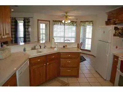 217 Mockingbird Ln, Tuttle, OK 73089 photo 2