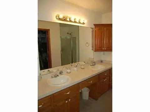 217 Mockingbird Ln, Tuttle, OK 73089 photo 9