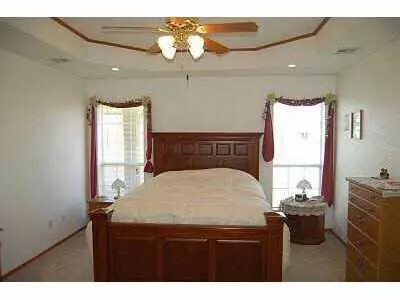 217 Mockingbird Ln, Tuttle, OK 73089 photo 3