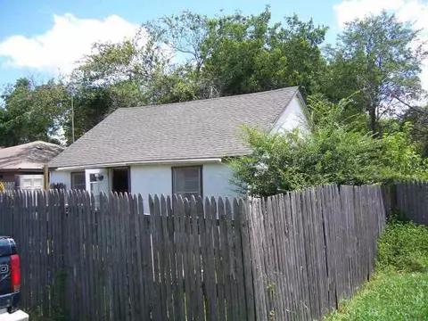 210 E Mosier, Norman, OK 73069 photo 1