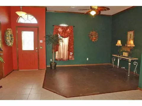 1724 Aurora Pl, Edmond, OK 73013 photo 4