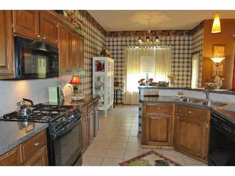 1724 Aurora Pl, Edmond, OK 73013 photo 3