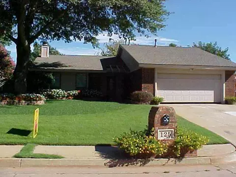 125 E Meade, Yukon, OK 73099 photo 1
