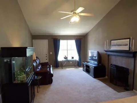 1037 Pinecrest St, Norman, OK 73071 photo 2