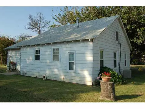 104 NW 5th St, Tuttle, OK 73089 photo 8