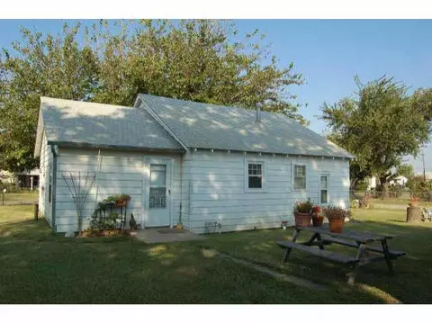 104 NW 5th St, Tuttle, OK 73089 photo 9