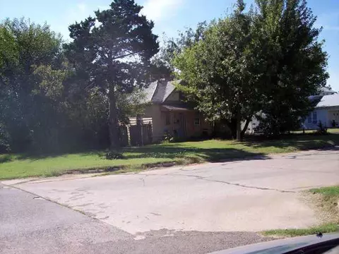 723 E Perkins, Guthrie, OK 73044 photo 2