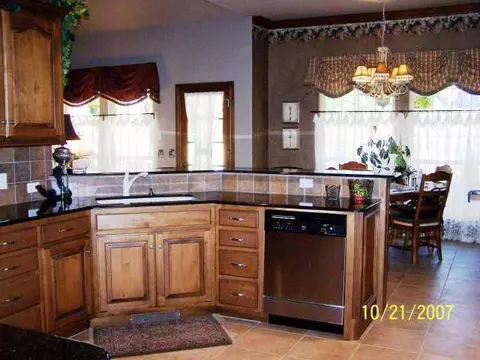 401 Heritage Green Rd, Edmond, OK 73003 photo 4