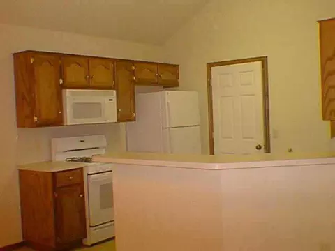 1008 SW 24th, Moore, OK 73160 photo 3