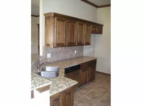 1313 NW 15th St, Moore, OK 73160 photo 7