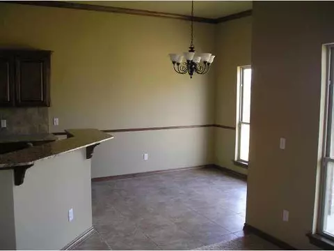 1313 NW 15th St, Moore, OK 73160 photo 3