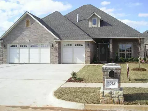 1313 NW 15th St, Moore, OK 73160 photo 1
