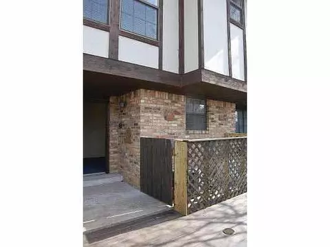 14 Windbrook Sq, Norman, OK 73072 photo 2