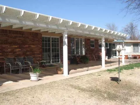 444 E Riddle Rd, Chickasha, OK 73018 photo 3