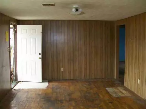 105 Walnut Ave, Comanche, OK 73529 photo 2