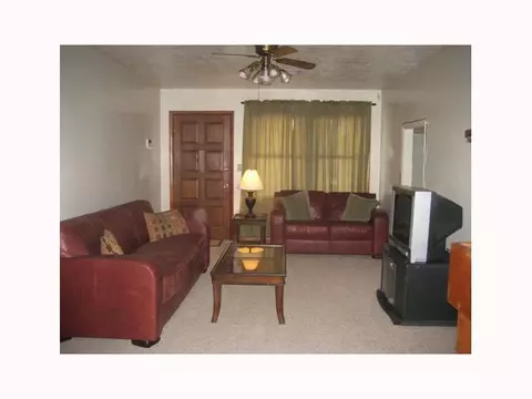 1521 Eisenhower, Norman, OK 73069 photo 2