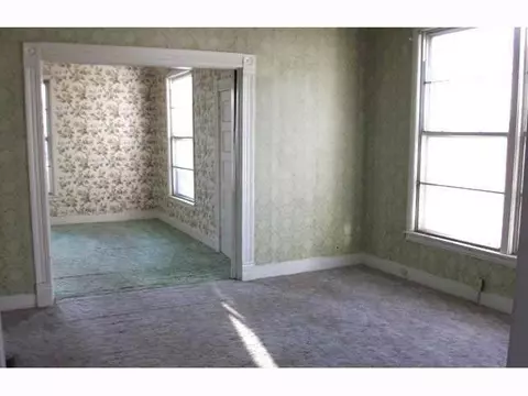 420 E Commerce St, Altus, OK 73521 photo 3