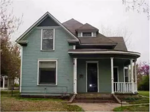 1302 E 9th St, Okmulgee, OK 74447 photo 1