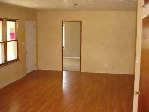 602 SW 2nd St, Tuttle, OK 73089 photo 2