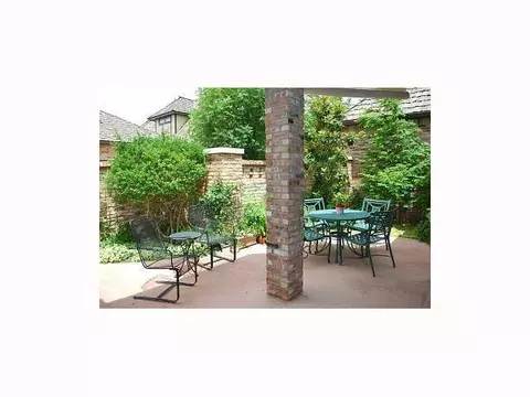 348 St Clair, Norman, OK 73072 photo 3