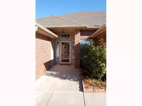 1925 Broone, Norman, OK 73071 photo 2