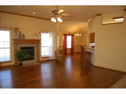 1925 Broone, Norman, OK 73071 photo 3